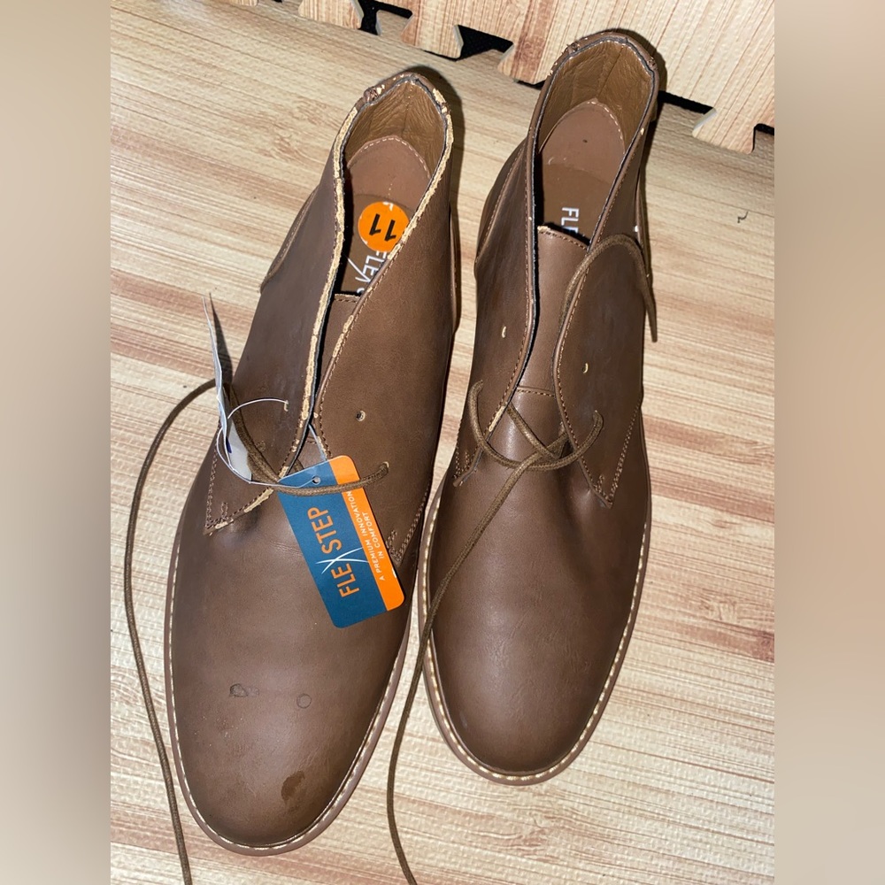 NWT  Size 11 Flex Step Brown Boots